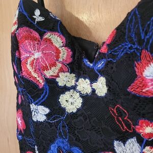 Guess Embroidered Black Floral Cocktail Party Midi Dress - Size 4